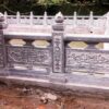 hàng rậu bằng đá