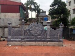 Cuốn thư đá nhà thờ