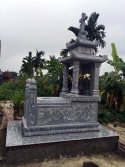 Mẫu mộ đá công giáo
