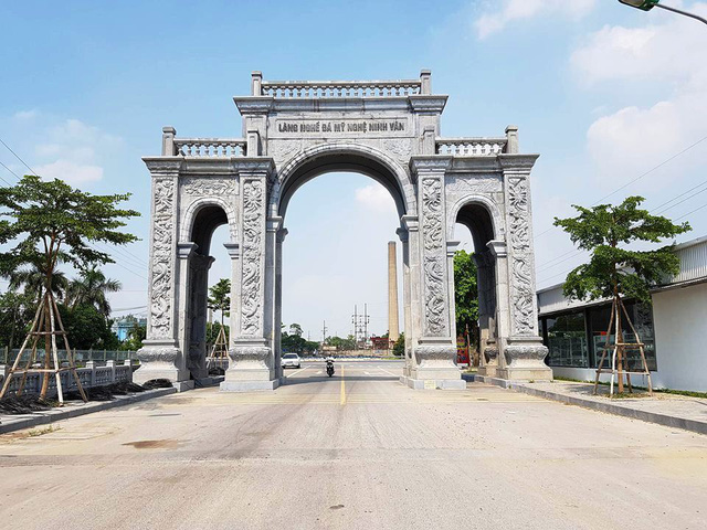 Cổng làng nghề đá mỹ nghệ Ninh Vân - Ninh Bình