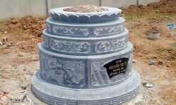 Mộ đá xanh nguyên khối
