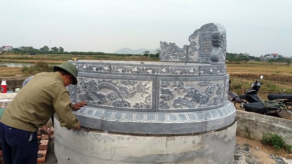 Mộ đá tròn kích thước lớn