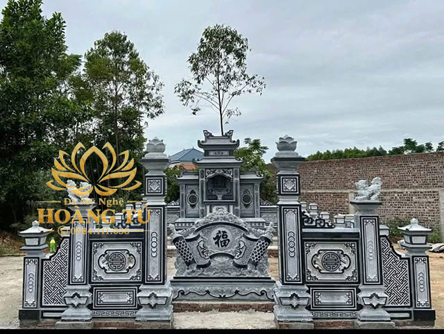 Khuôn viên lăng mộ đá HT 34