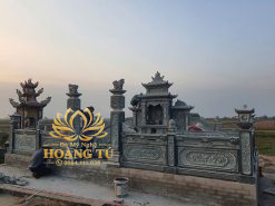 Khuôn viên lăng mộ đá HT 25