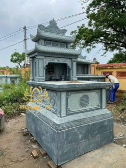 Mộ đá 2 mái xanh rêu 30